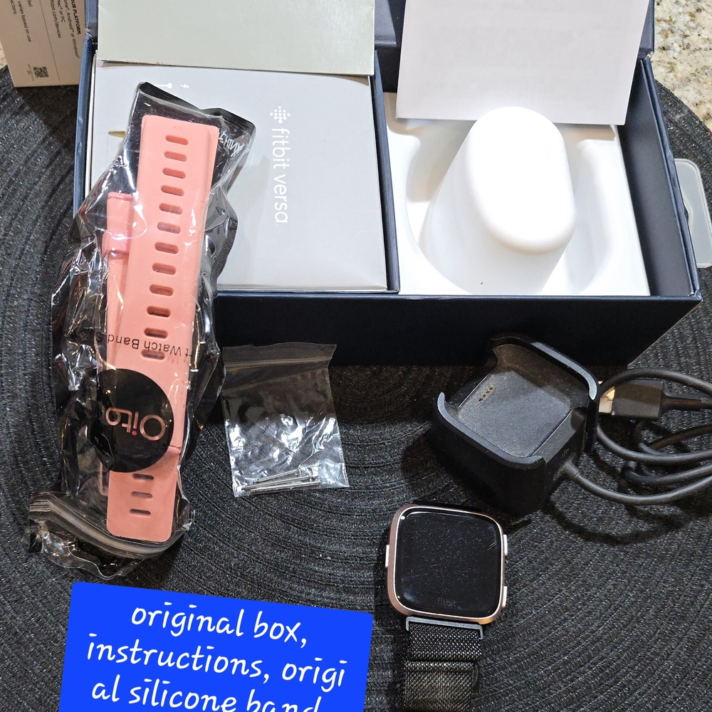 Fitbit Versa Smartwatch - Black and Pink